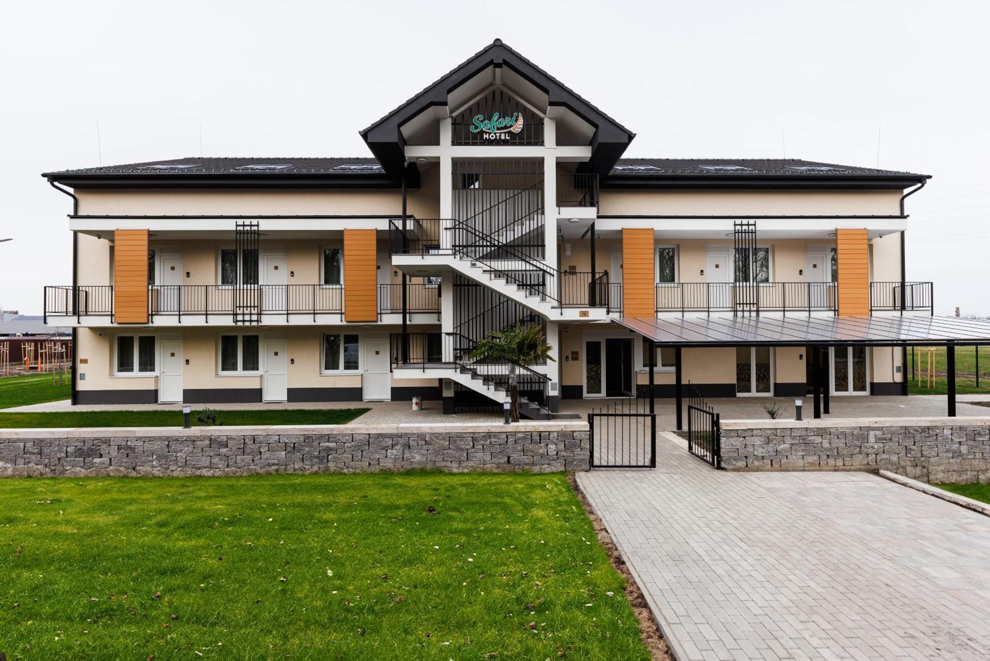Safari Hotel Szeged Extérieur photo